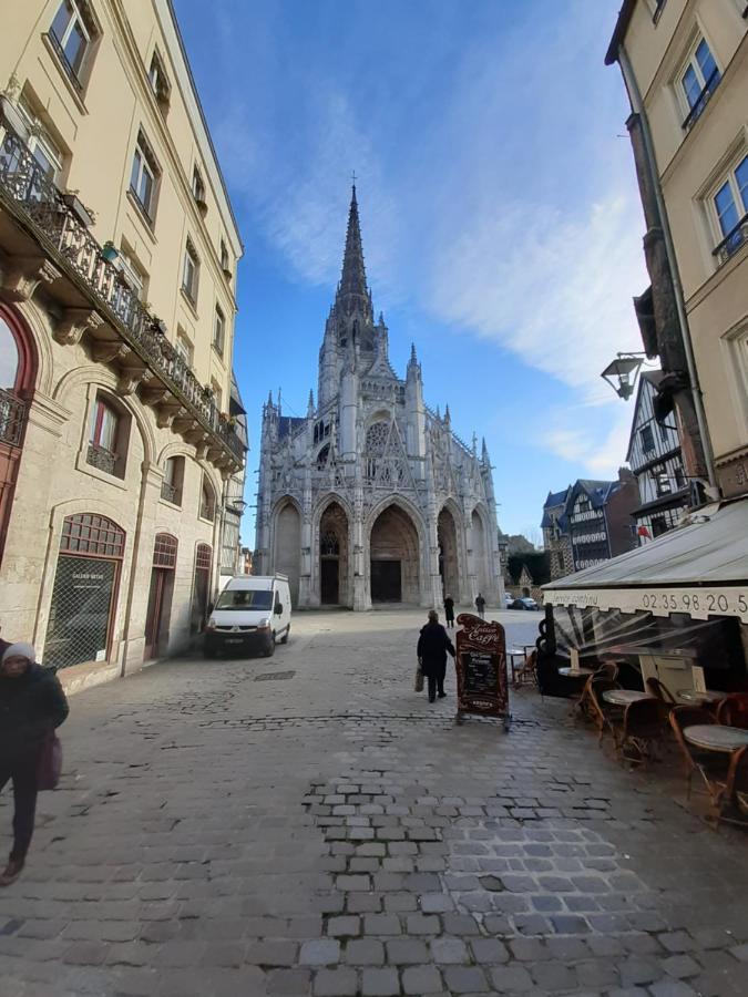 Appartamento F2 de charme au cœur de Rouen, vu unique sur la cathédrale Esterno foto